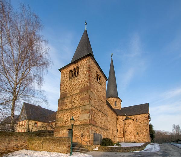 Photo der romanischen Kirche